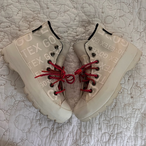 Converse Shoes - Converse x Goretex platform high tops ✨